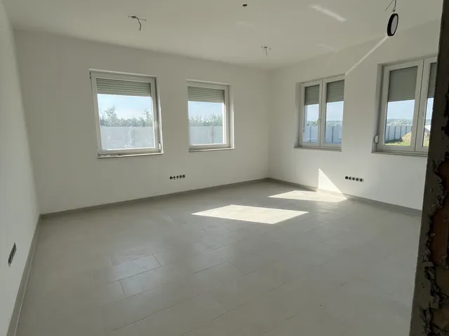 Kiadó telek Győrújbarát 1265 nm