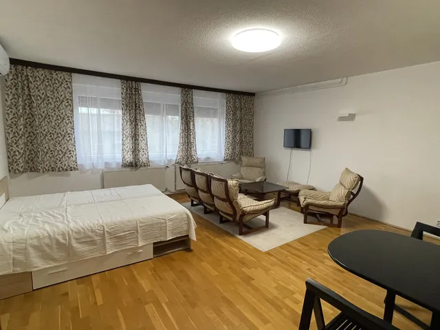 Kiadó lakás Győr, Belváros 43 nm