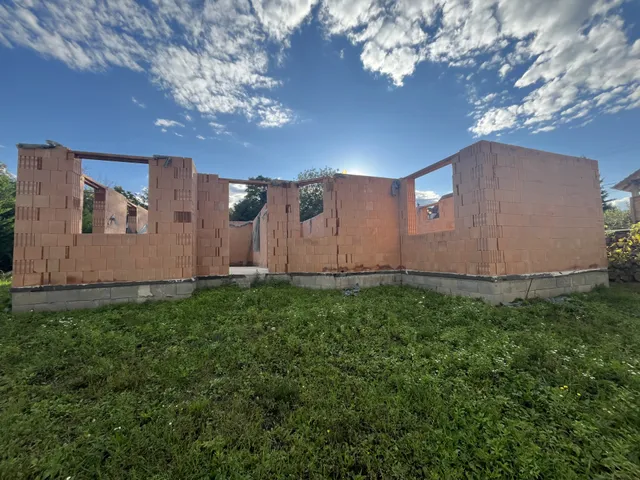 Eladó telek Győrújbarát 1787 nm