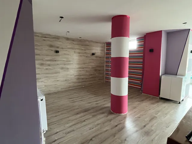 Kiadó kereskedelmi és ipari ingatlan Győr, Marcalváros II. 140 nm