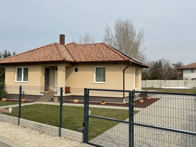 Eladó ház Vámosszabadi 120 nm