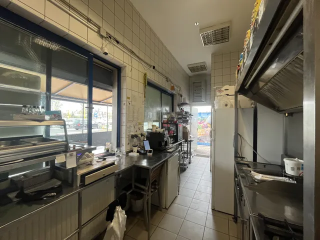 Eladó kereskedelmi és ipari ingatlan Győr, Nádorváros 20 nm