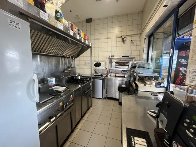 Eladó kereskedelmi és ipari ingatlan Győr, Nádorváros 20 nm