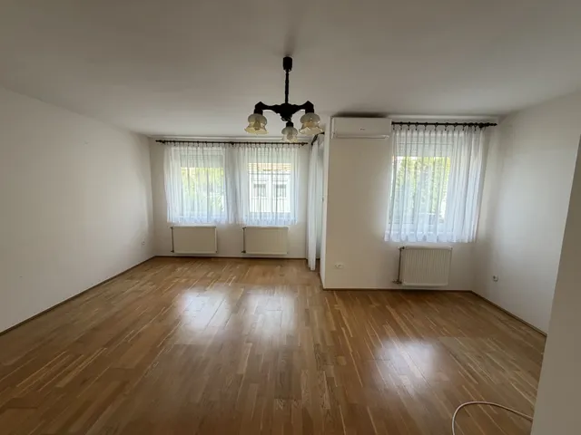 Eladó lakás Győr, Nádorváros 73 nm