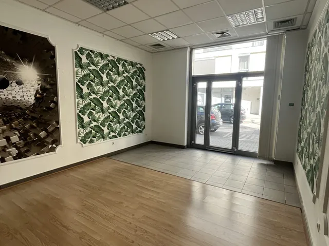 Kiadó kereskedelmi és ipari ingatlan Győr, Belváros 27 nm
