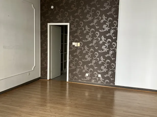 Kiadó kereskedelmi és ipari ingatlan Győr, Belváros 27 nm