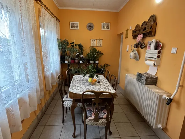 Eladó lakás Szerecseny 90 nm