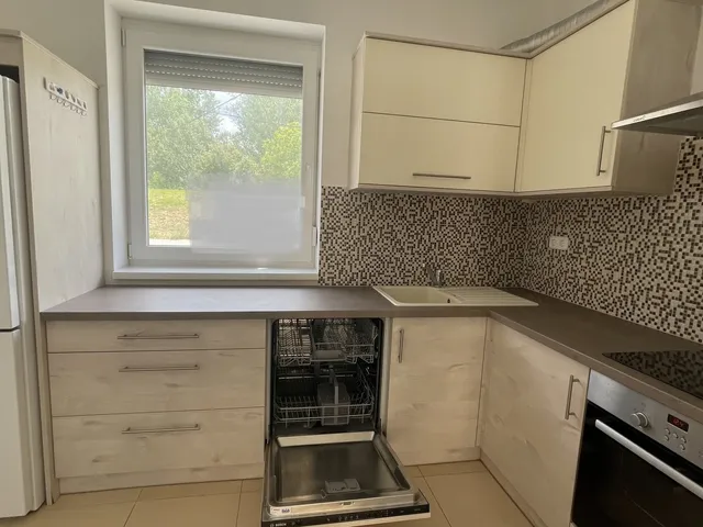 Kiadó lakás Győr, Bácsa 110 nm