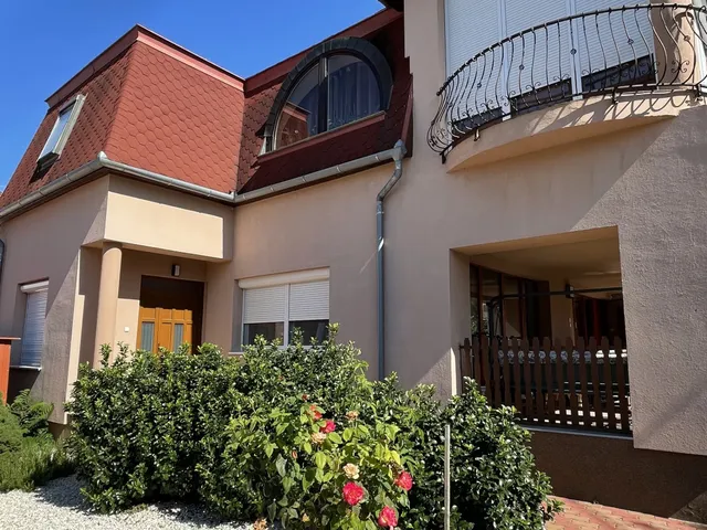 Eladó ház Győr, Ménfőcsanak 312 nm