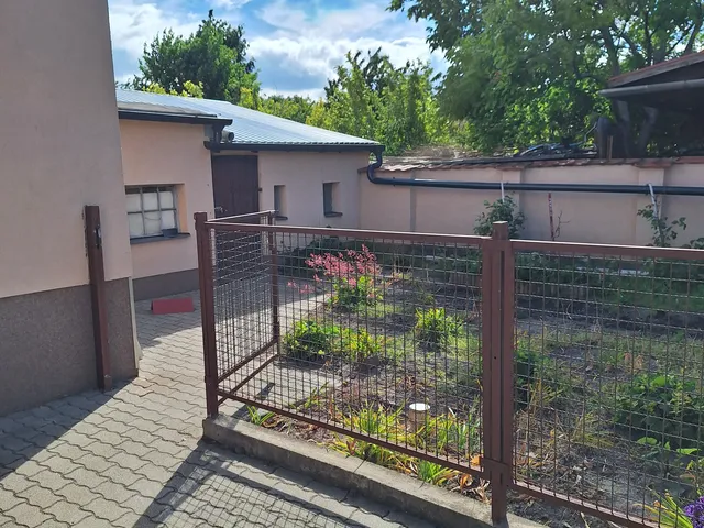 Kiadó ház Székesfehérvár, Felsőváros, Damjanich 74 nm