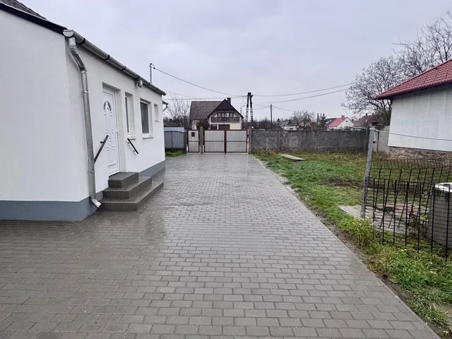 Kiadó ház Székesfehérvár, Felsőváros, Gödör utca 98 nm