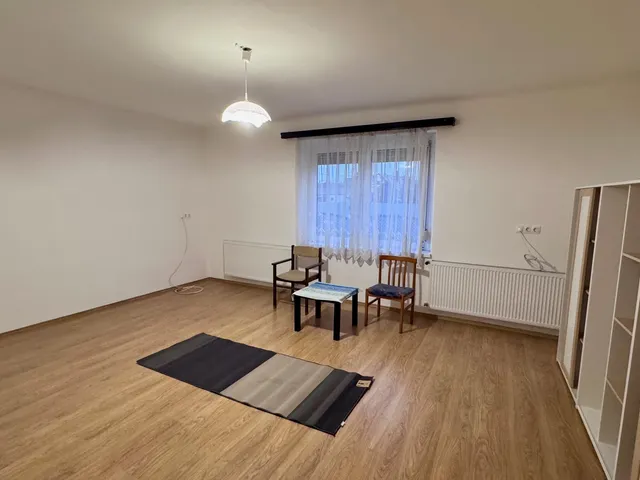 Kiadó ház Székesfehérvár, Felsőváros, Gödör utca 98 nm