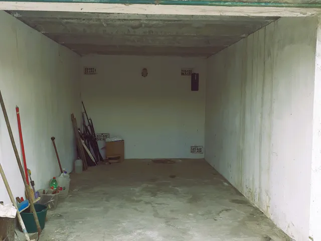 Eladó garázs Székesfehérvár, Palotaváros 18 nm
