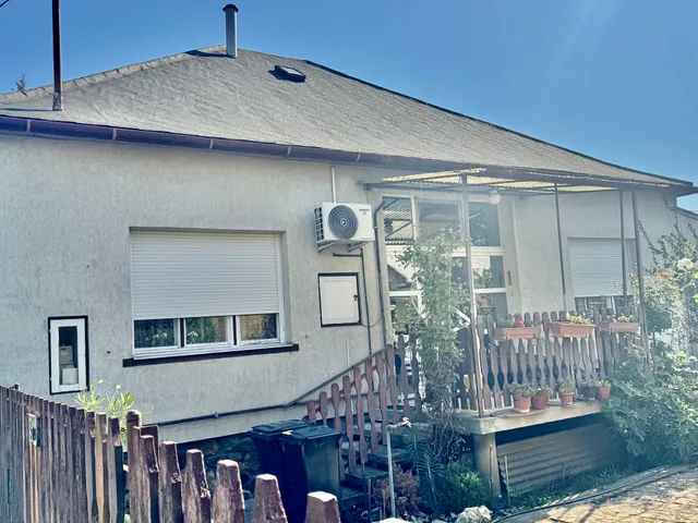 Eladó ház Székesfehérvár, Vezérutcák 120 nm