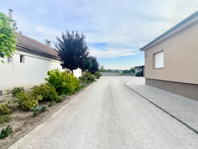 Eladó ház Szabadbattyán 170 nm