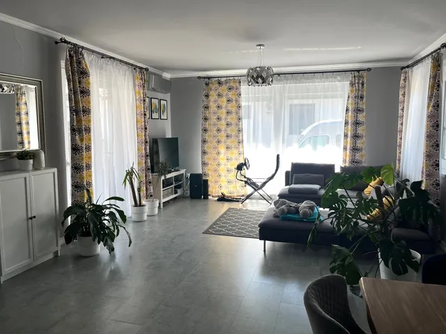 Eladó ház Székesfehérvár, Őrhalmiszőlők 140 nm