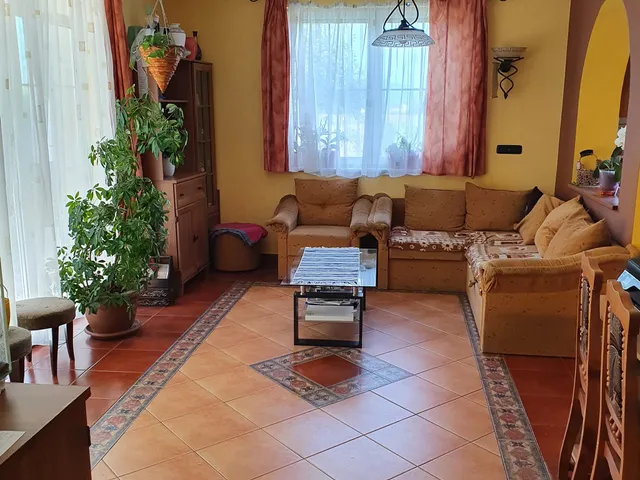Eladó ház Göd, Alsógöd 219 nm
