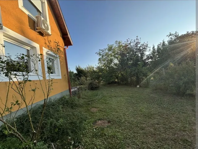 Kiadó ház Budakalász, Ófalu, Damjanich 153 nm