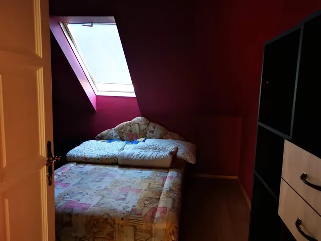 Kiadó lakás Üröm, Fő utca 135 nm