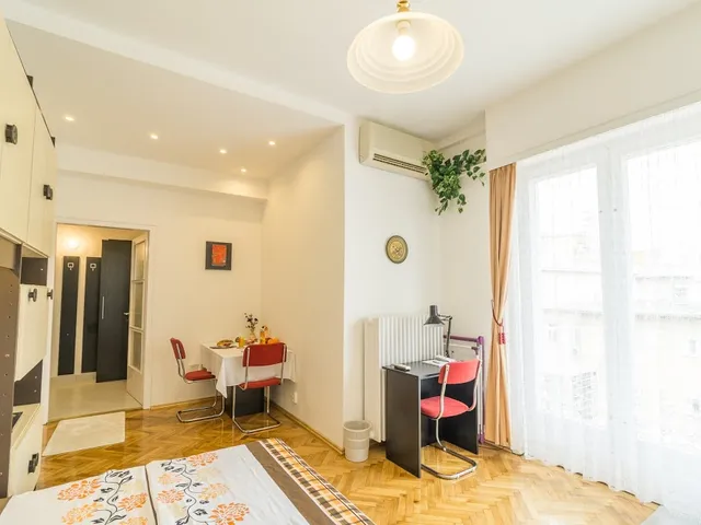 Kiadó lakás Budapest VII. kerület, Ligetváros, Madách Imre tér 30 nm