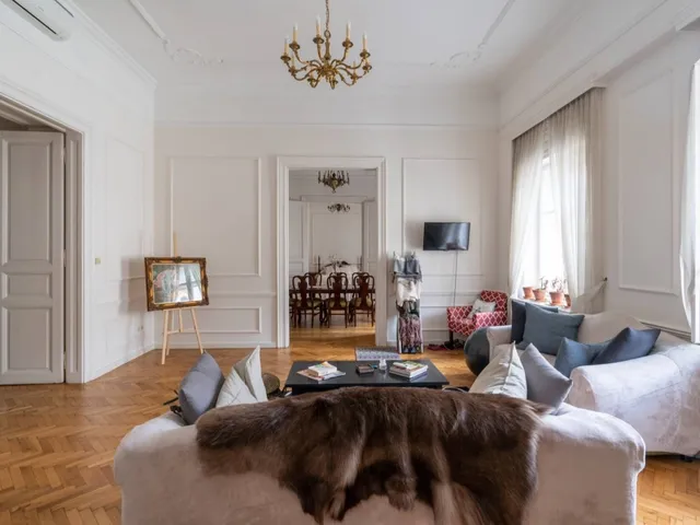 Kiadó lakás Budapest V. kerület, Belváros, Alkotmány utca 144 nm