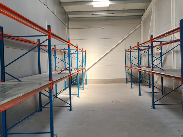 Kiadó kereskedelmi és ipari ingatlan Budapest XIV. kerület, Alsórákos, Öv utca 100 nm