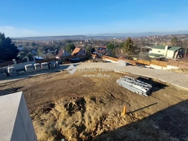 Eladó ház Mogyoród 316 nm