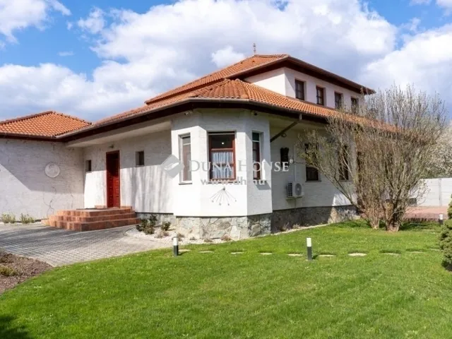 Eladó ház Csobánka 246 nm