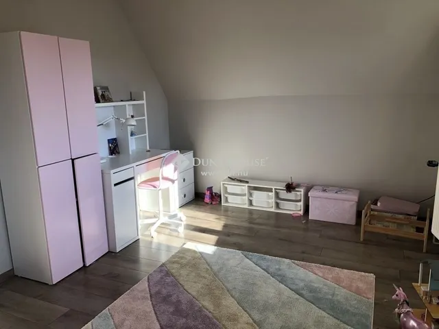 Eladó ház Veresegyház 240 nm