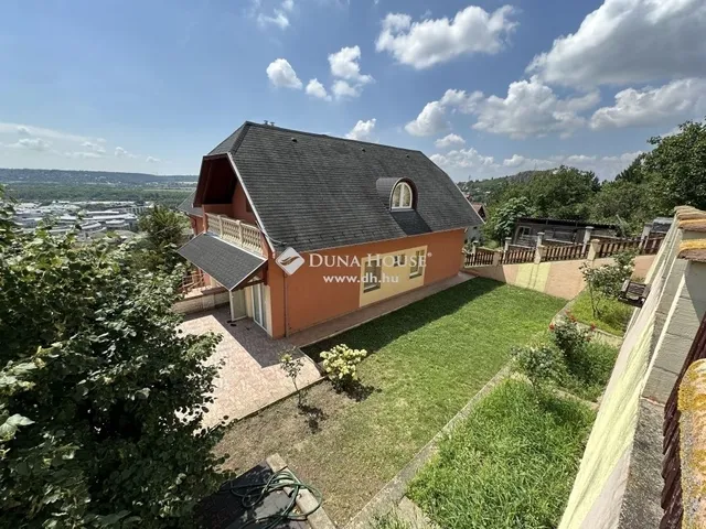 Eladó ház Budaörs 390 nm