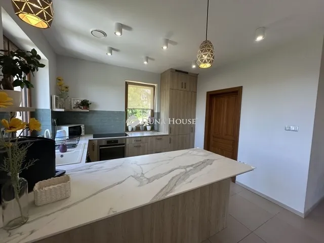 Eladó ház Piliscsaba 295 nm