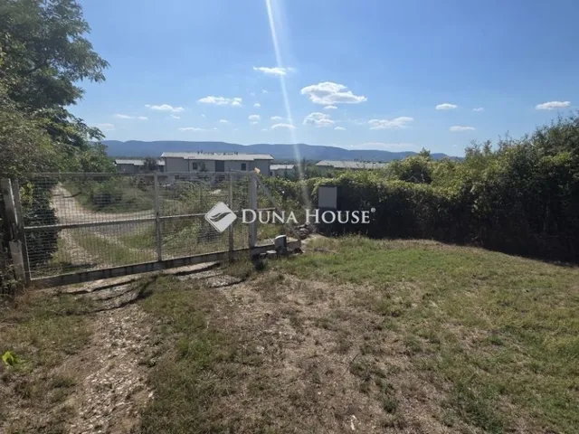 Eladó telek Vác 11139 nm