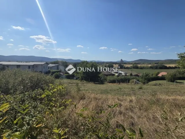 Eladó telek Vác 11139 nm