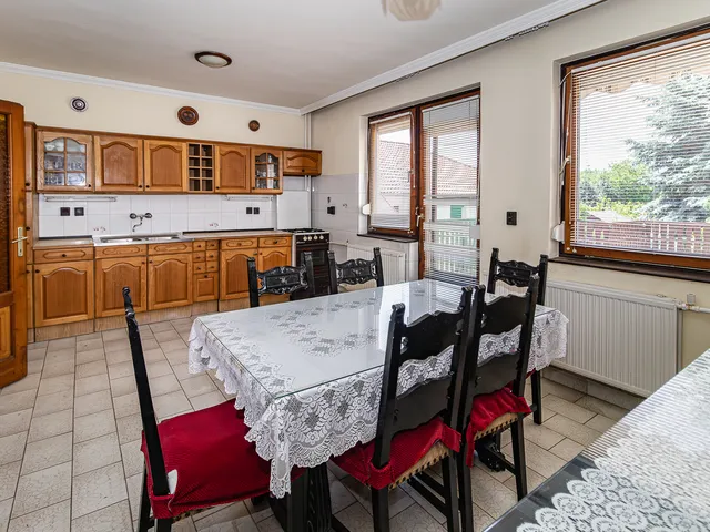 Eladó ház Debrecen, Hatvan utcai kert 121 nm