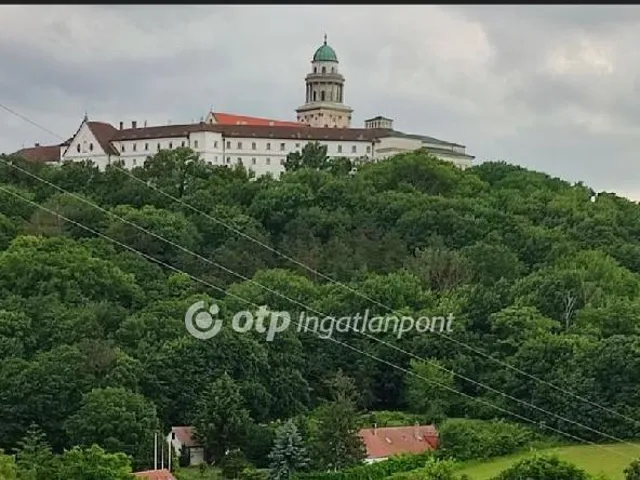 Eladó ház Pannonhalma 272 nm