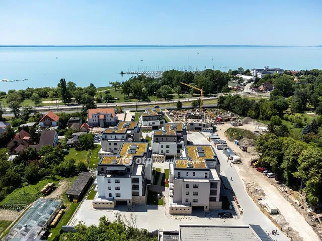 Eladó lakás Balatonkenese 83 nm