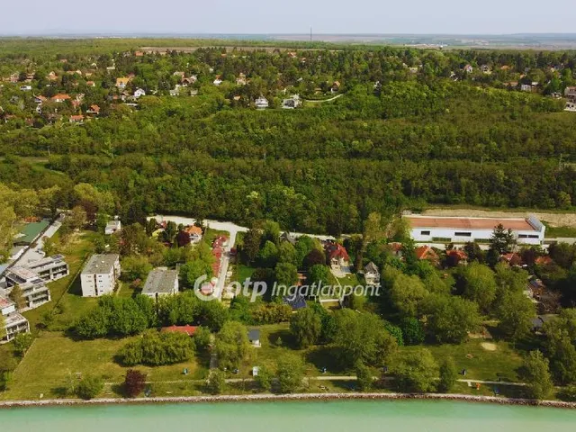 Eladó telek Balatonakarattya 2528 nm