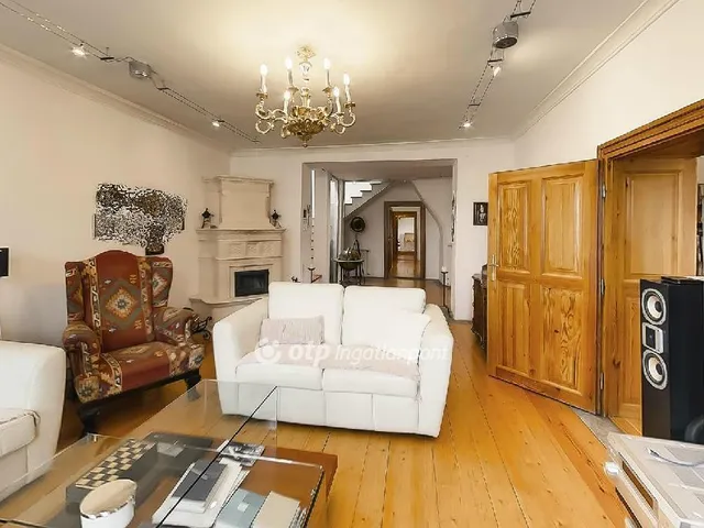 Eladó ház Pilisborosjenő 298 nm