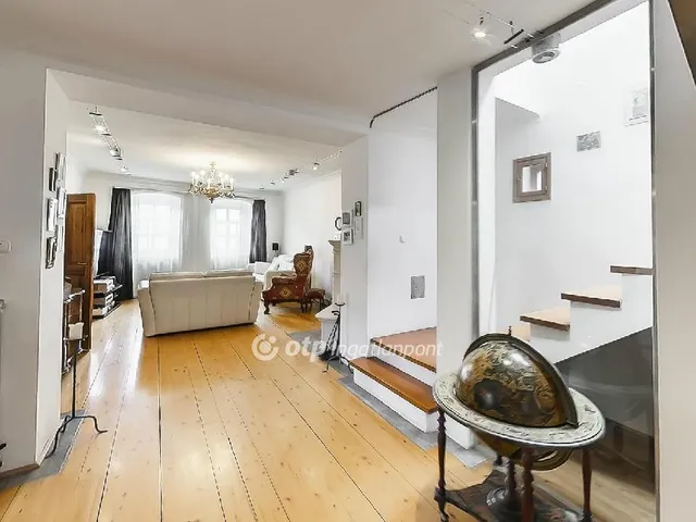 Eladó ház Pilisborosjenő 298 nm