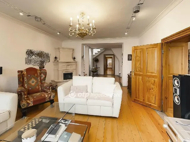 Eladó ház Pilisborosjenő 298 nm