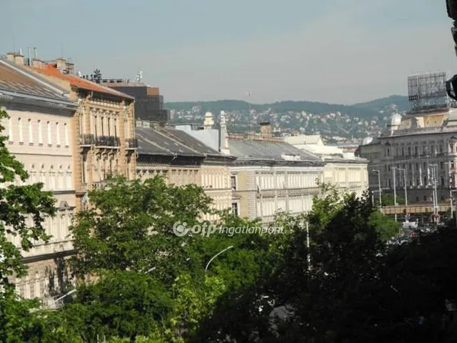 Eladó lakás Budapest VI. kerület, Nagykörúton kívüli terület 106 nm