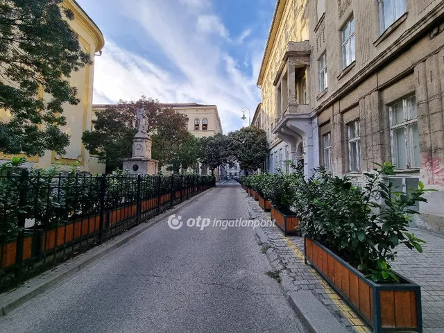 Eladó lakás Budapest VI. kerület 117 nm