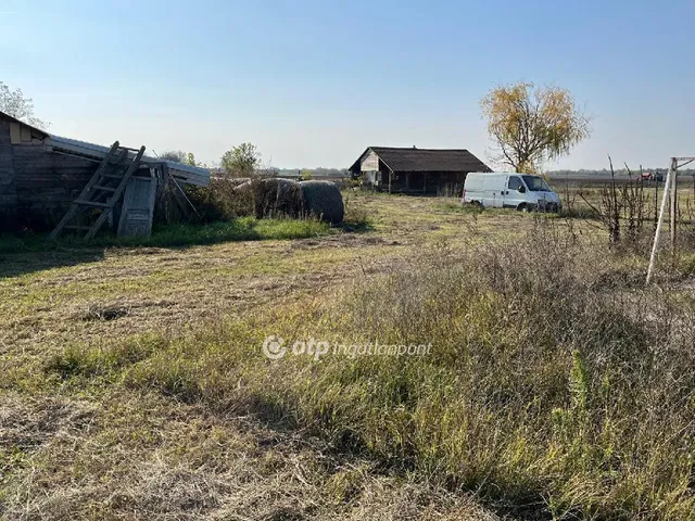 Eladó telek Dömsöd 19240 nm