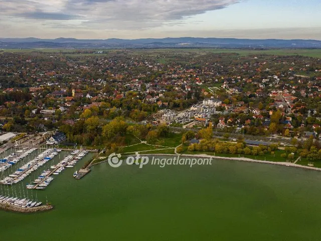 Eladó lakás Balatonkenese 62 nm