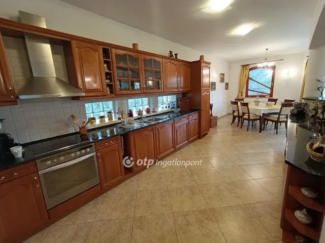 Eladó ház Érd, Érdliget 310 nm