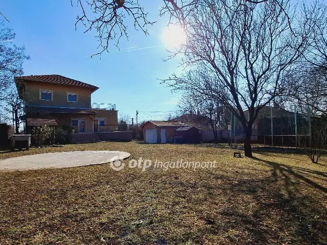 Eladó ház Érd, Fenyves-Parkváros 214 nm