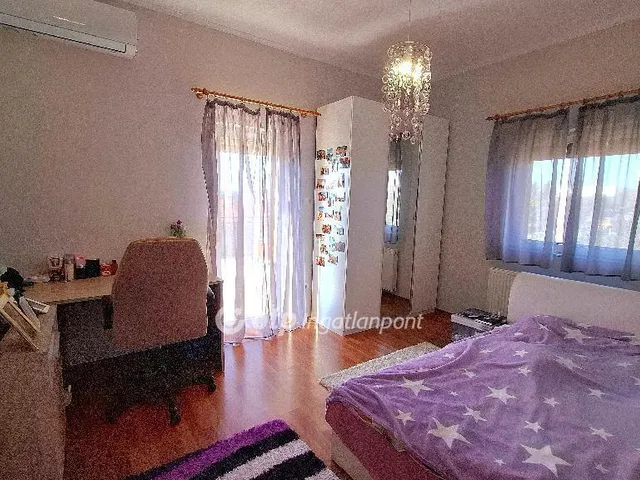 Eladó ház Érd, Fenyves-Parkváros 214 nm
