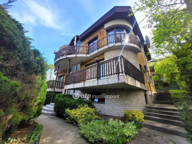 Eladó lakás Budapest II. kerület, Csatárka 125 nm