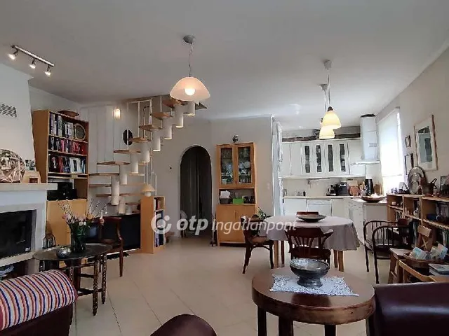 Eladó lakás Budapest XVIII. kerület, Bókaytelep 104 nm