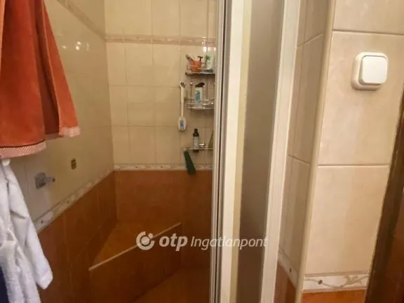 Eladó ház Mende, Pusztaszentistván 110 nm